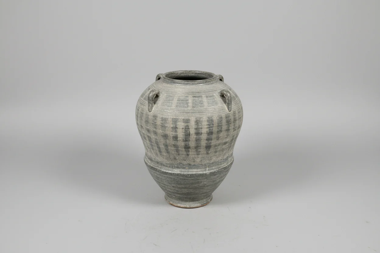 Grey Pot