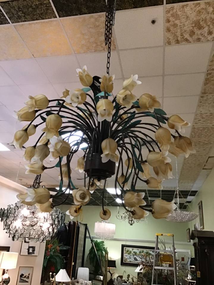 Miracle Tulip Chandelier - Image 3