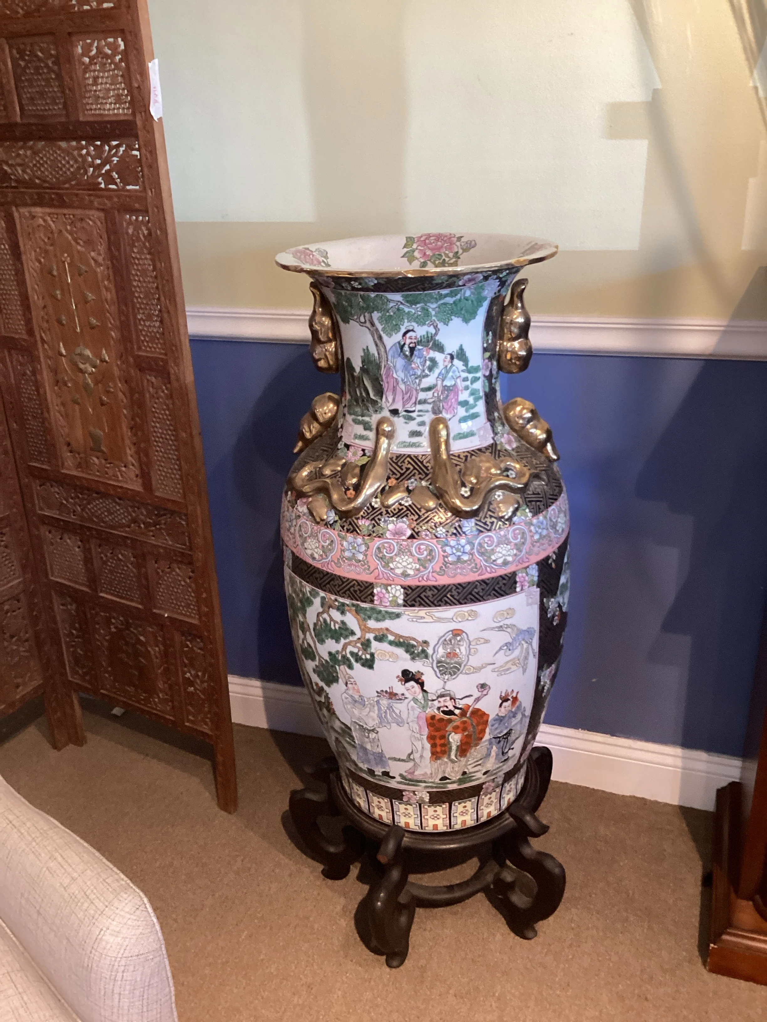 Oriental Vase with Pedestal - Image 2