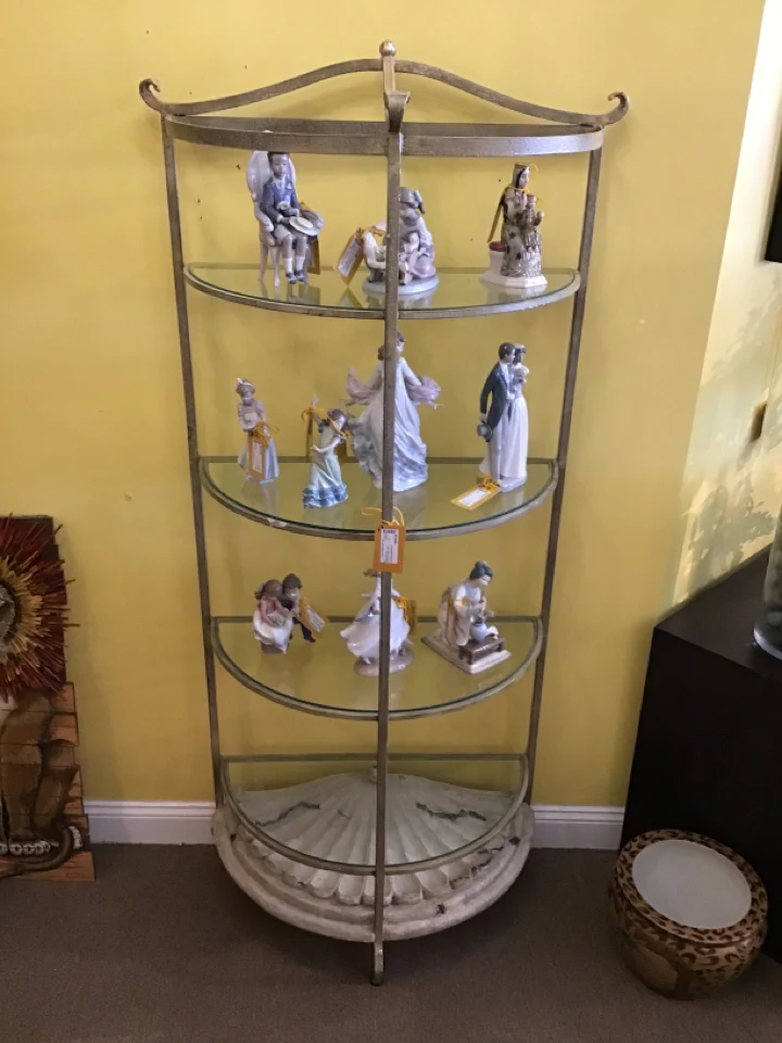 Traditional Baker's Rack With Four Shelves - Image 4